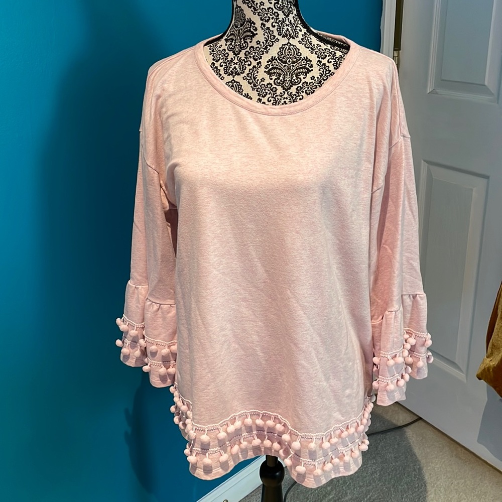 Crown and Ivy 3/4 sleeve crew neck top